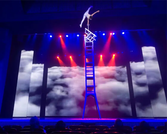 朝阳杂技《高椅》