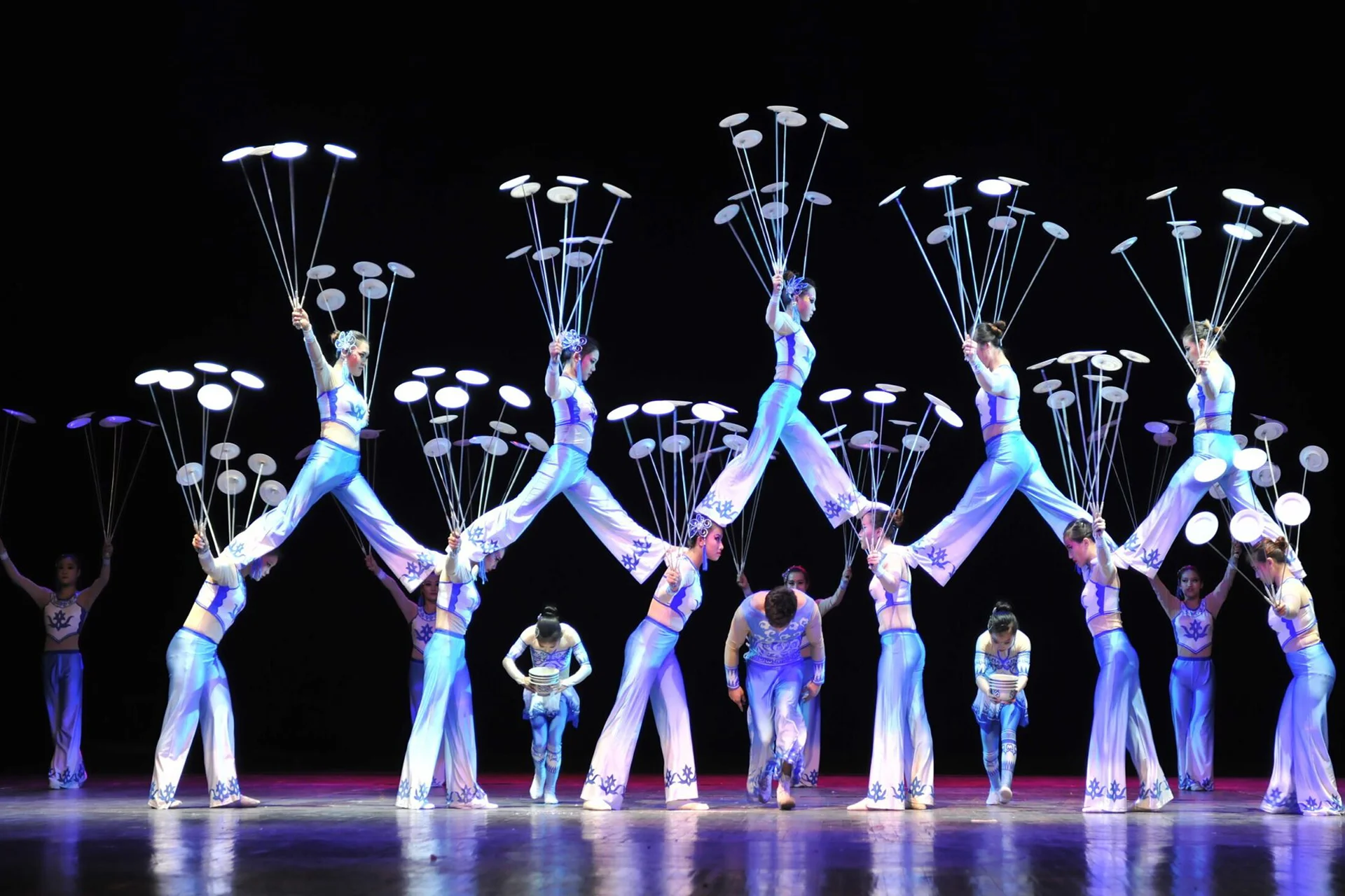 北京朝阳杂技演出精彩剧照