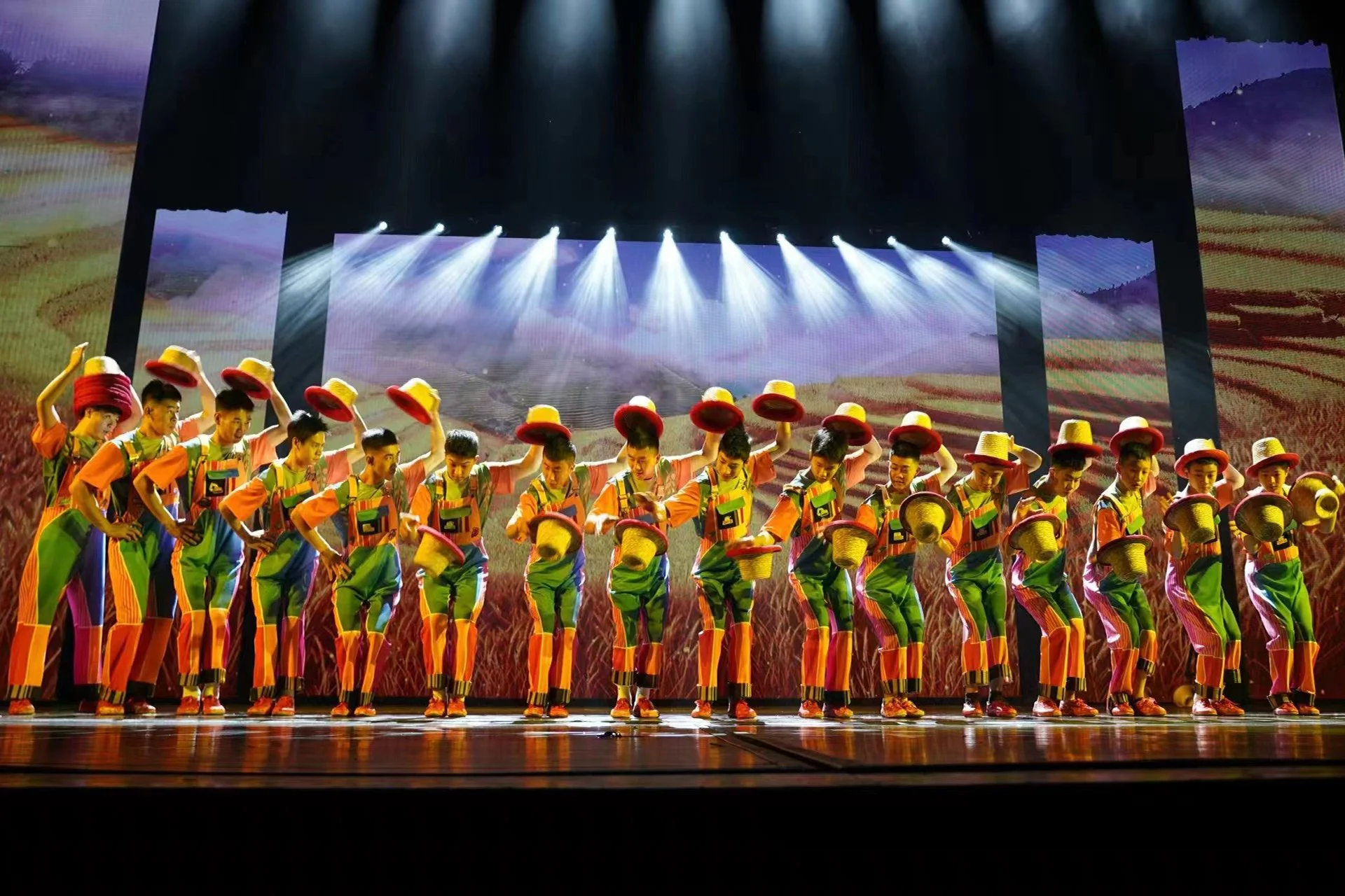 北京朝阳杂技演出精彩剧照