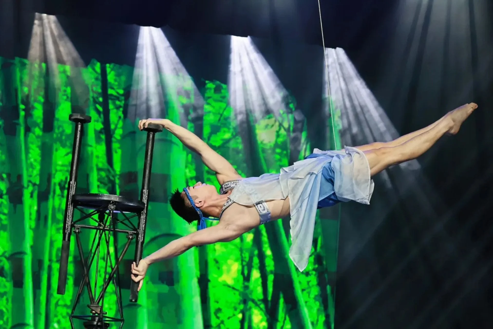 北京朝阳杂技演出精彩剧照
